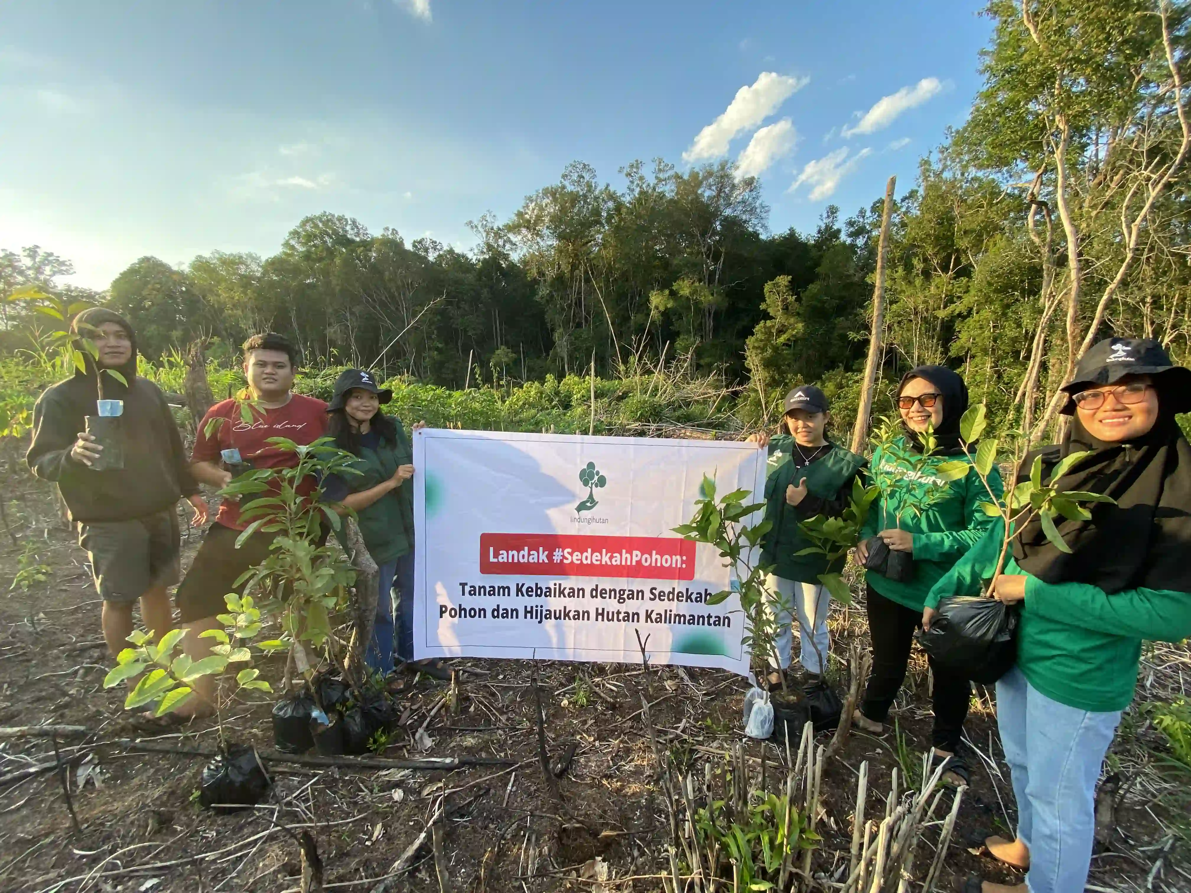 Sedekah Pohon LindungiHutan